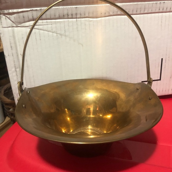 Vintage brass Metal Basket with Grape Motif. Made in India -preloved - Picture 3 of 7